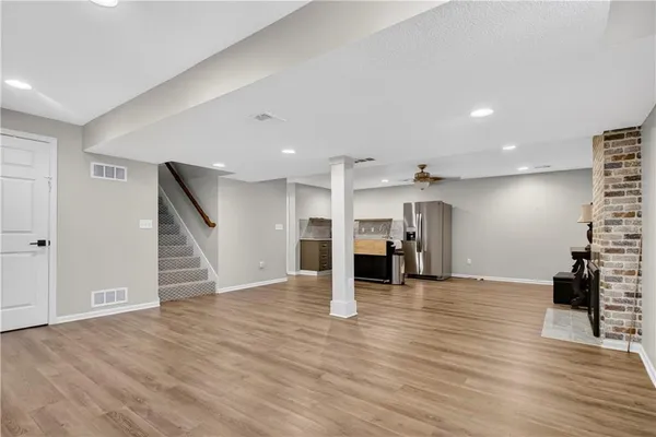$545,000 | 9410 Hall Drive, Lenexa, KS 66219