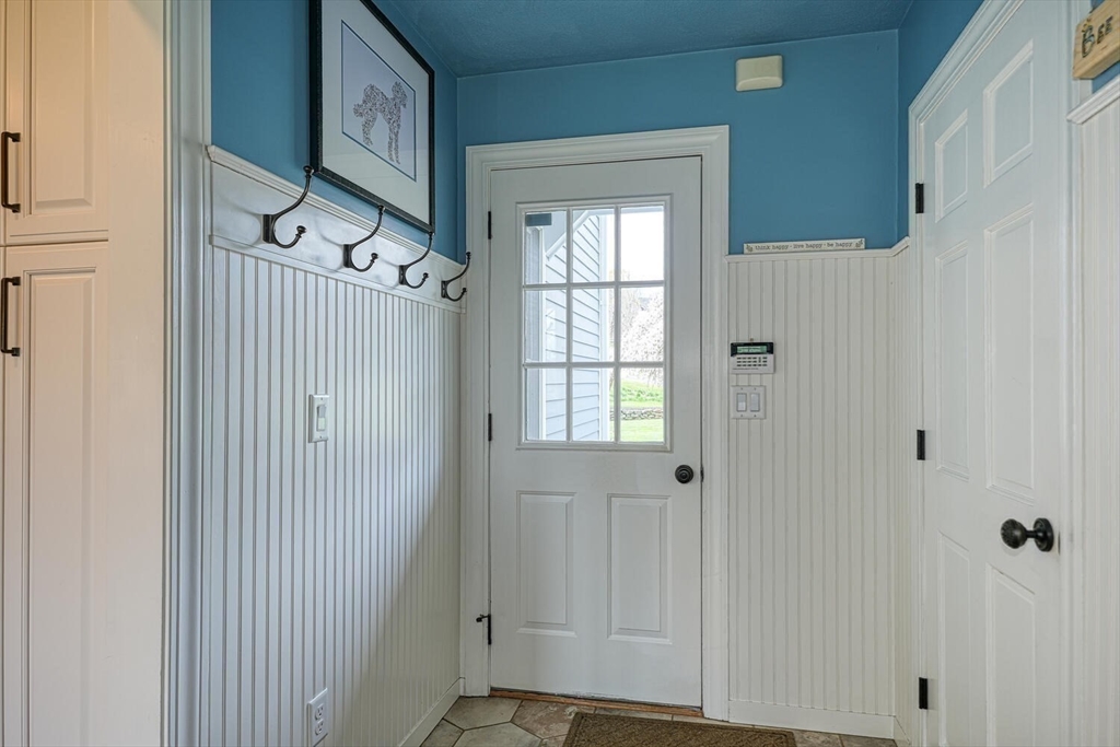 11 Castle Road Westford, MA 01886 - Photo 17 of 41 Gallery Image 17