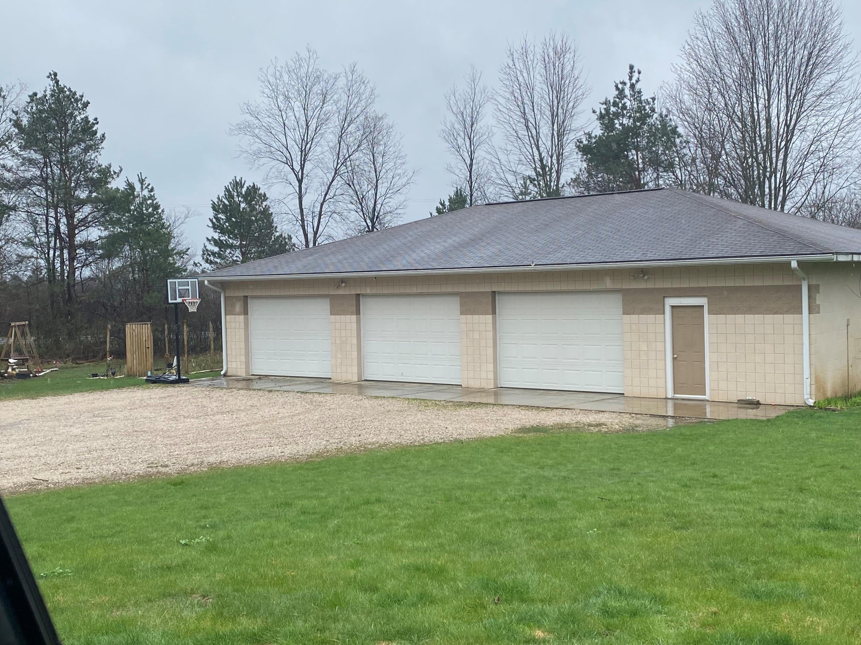 2342 East Riley-Thompson Road Twin Lake, MI 49457 - Photo 5 of 33 26