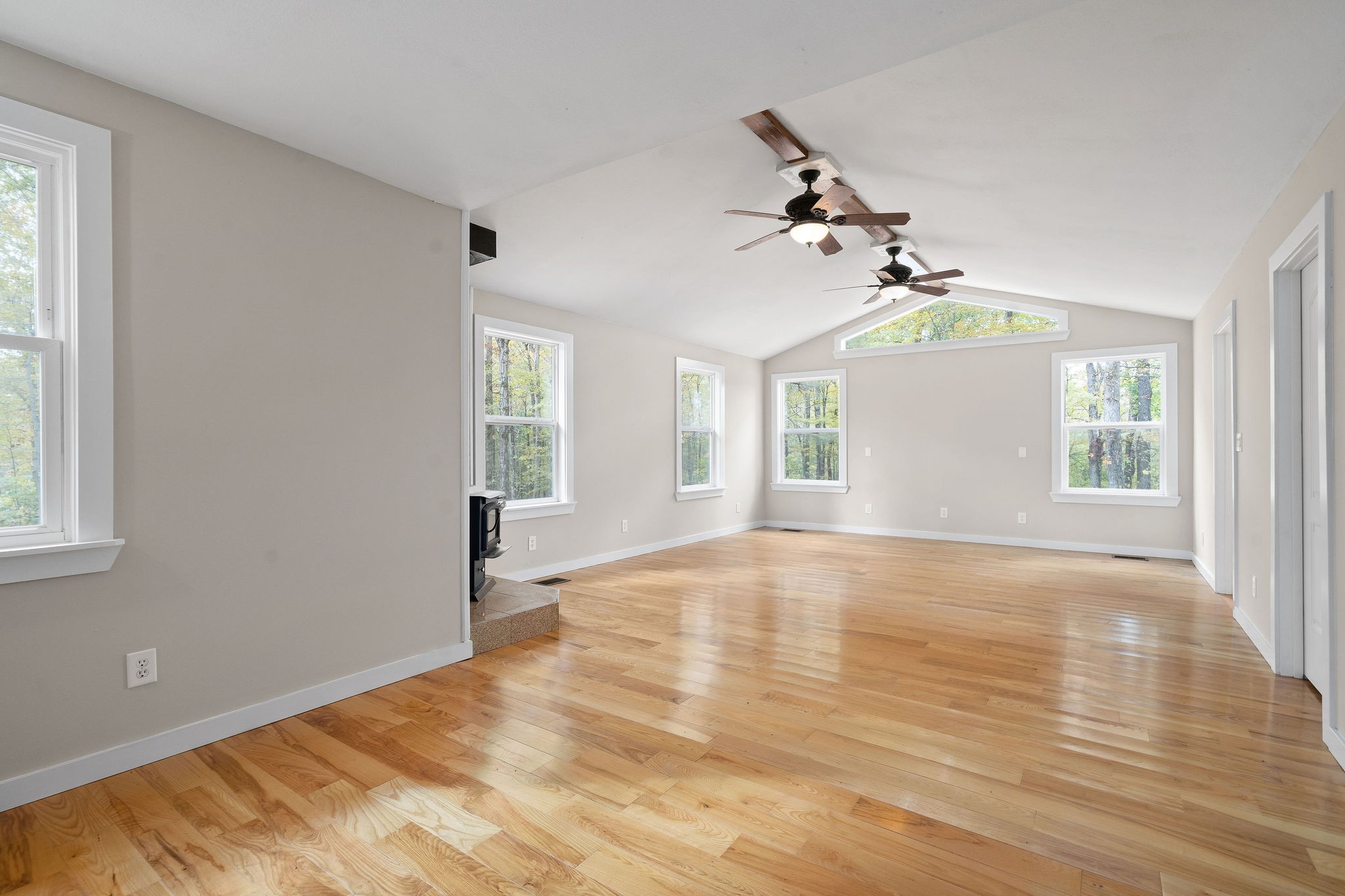 2225 Dunbar Road Woodlawn, TN 37191 - Photo 10 of 29 Gallery Image 10