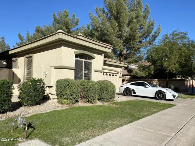 a house view with a outdoor space