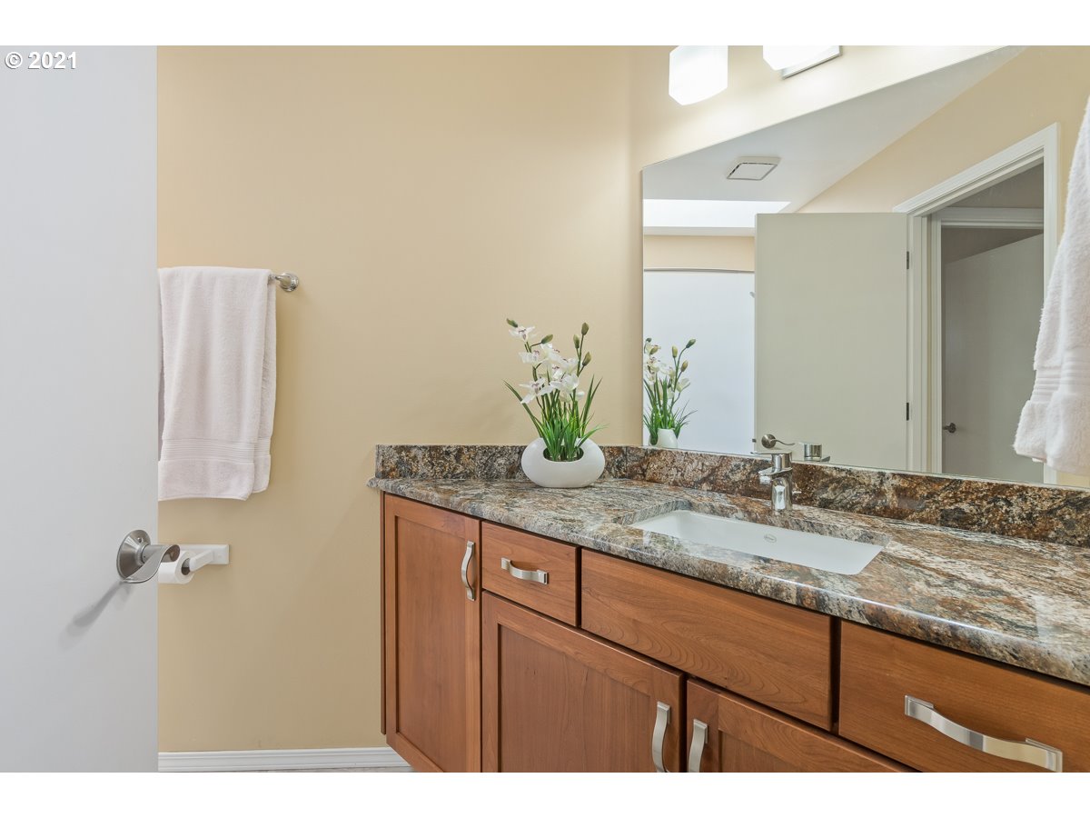 31040 Southwest Laurelview Road Hillsboro, OR 97123 - Photo 22 of 29