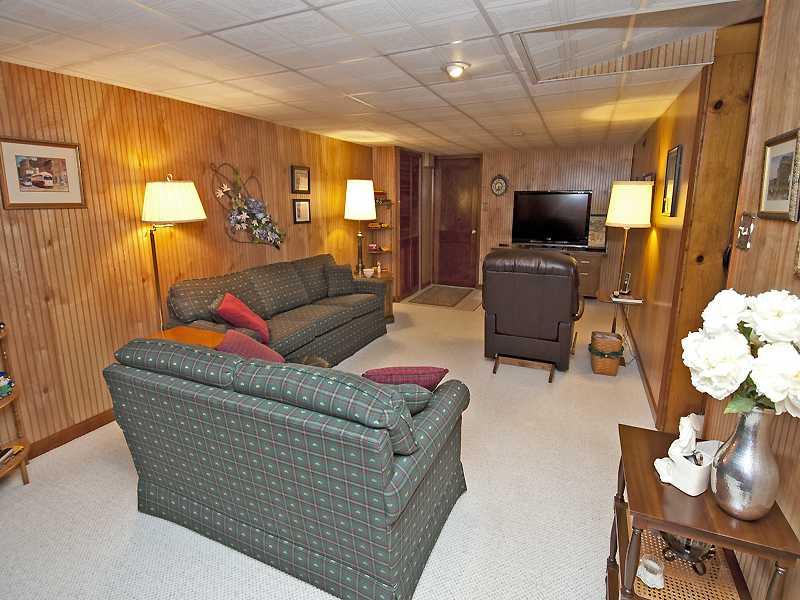 1261 Varner Road Whitehall, PA 15227 - Photo 8 of 9 Den/Family/Great Room.