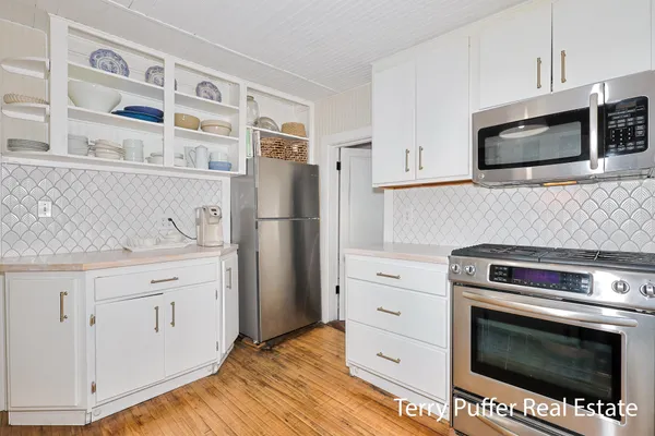 $389,900 | 305 North Robert Street, Ludington, MI 49431