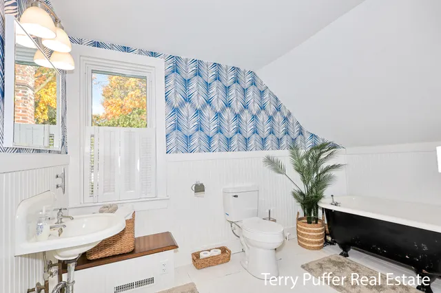 $408,900 | 305 North Robert Street, Ludington, MI 49431