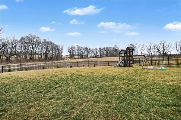 $499,900 | 12203 North Virginia Avenue, Kansas City, MO 64165