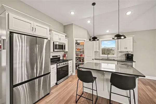 $499,900 | 12203 North Virginia Avenue, Kansas City, MO 64165