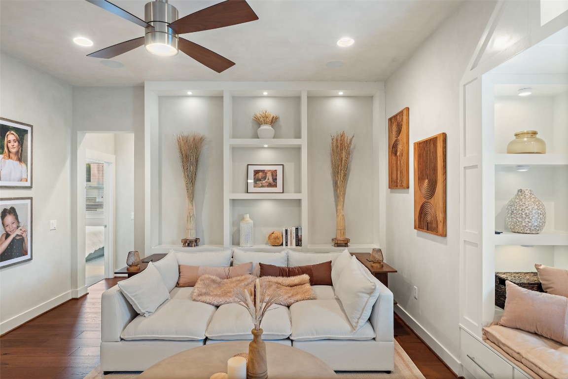 1002 Meriden Lane Austin, TX 78703 - Photo 31 of 35 a living room with furniture and a couch