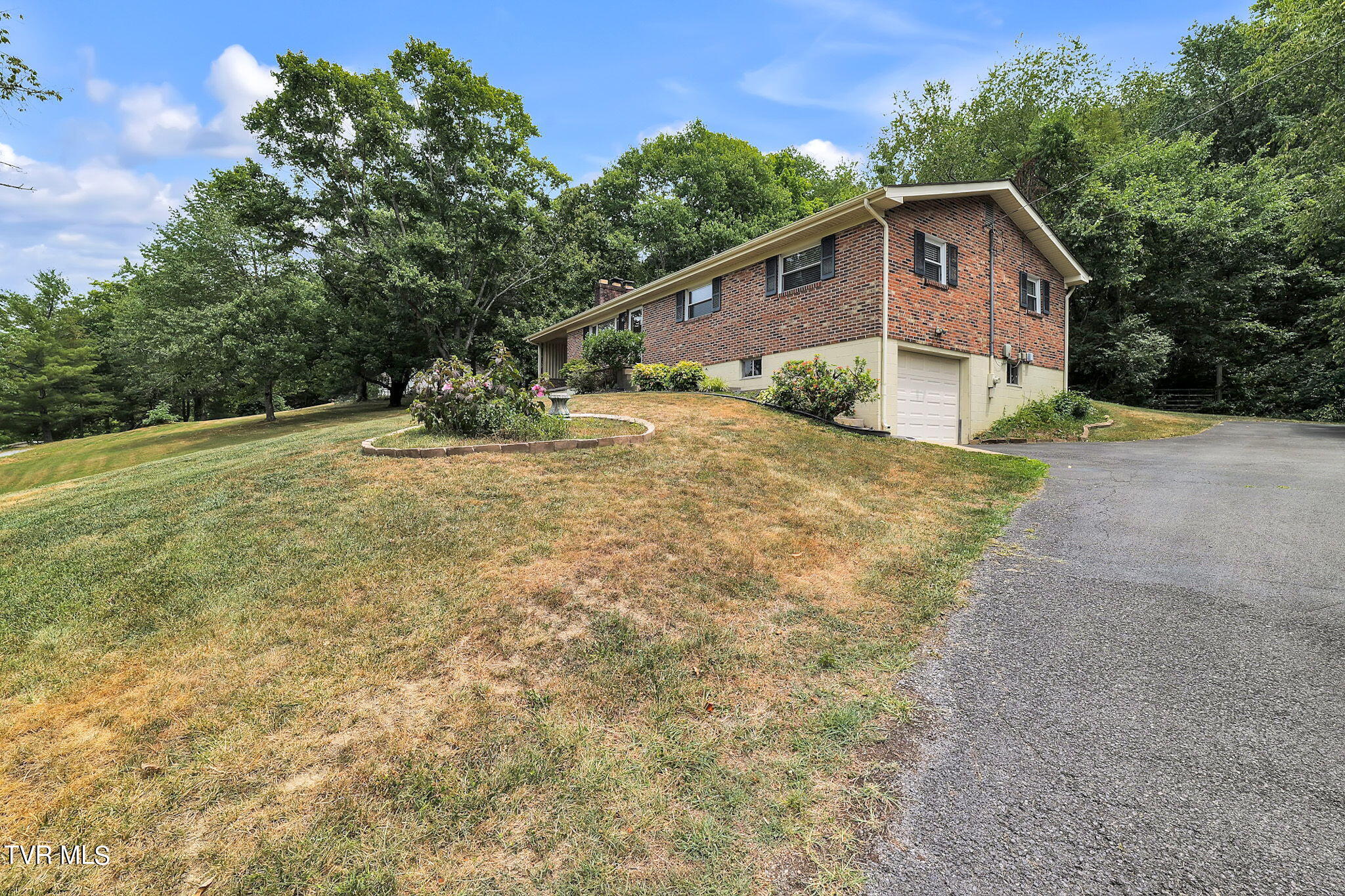 165 Lawson Road Bristol, VA 24201 - Photo 3 of 12 28-web-or-mls-68-lawson-rd