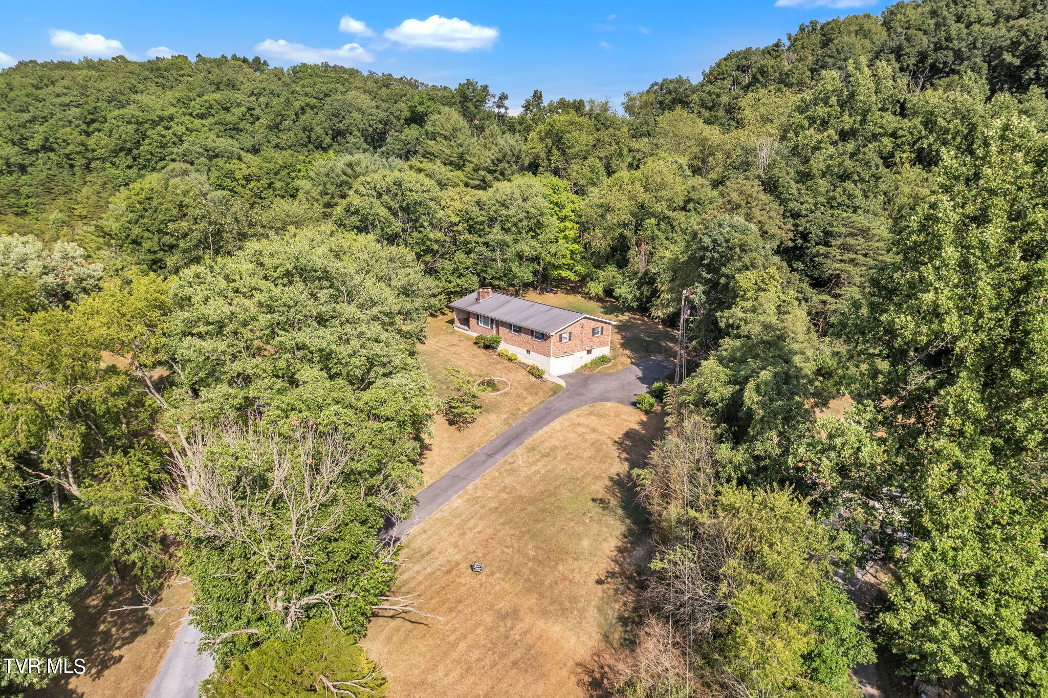 165 Lawson Road Bristol, VA 24201 - Photo 6 of 12 4-web-or-mls-68-lawson-rd