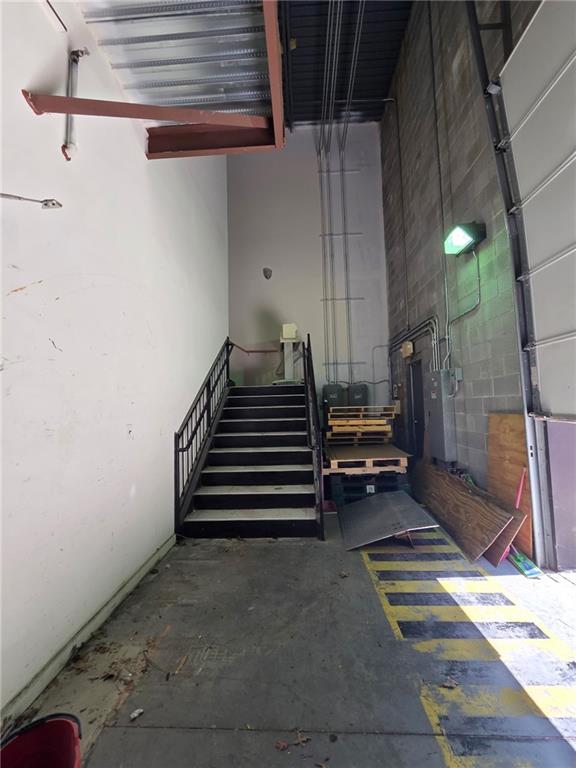 2730 North Berkeley Lake Road Northwest, Unit B1000 Duluth, GA 30096 - Photo 2 of 15 a view of entryway and hall