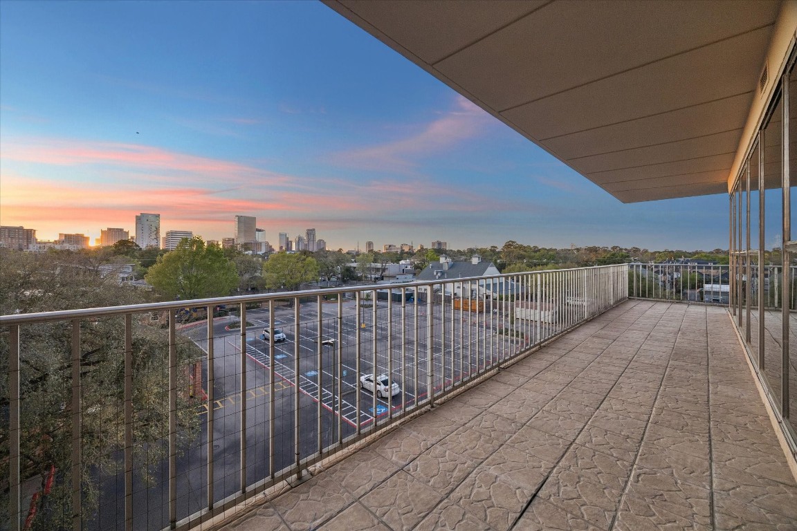 2200 Willowick Road, Unit 4D Houston, TX 77027 - Photo 21 of 36