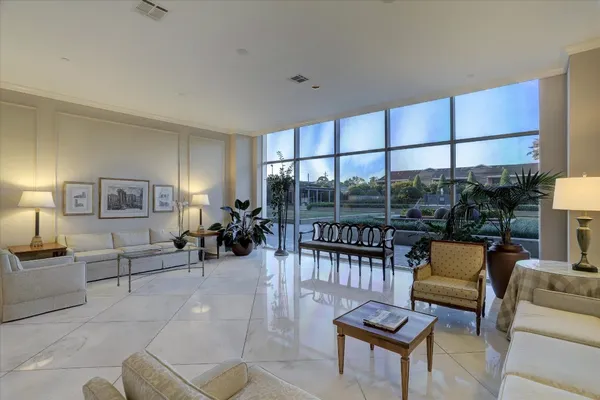 $419,000 | 2200 Willowick Road, Unit 4D, Houston, TX 77027