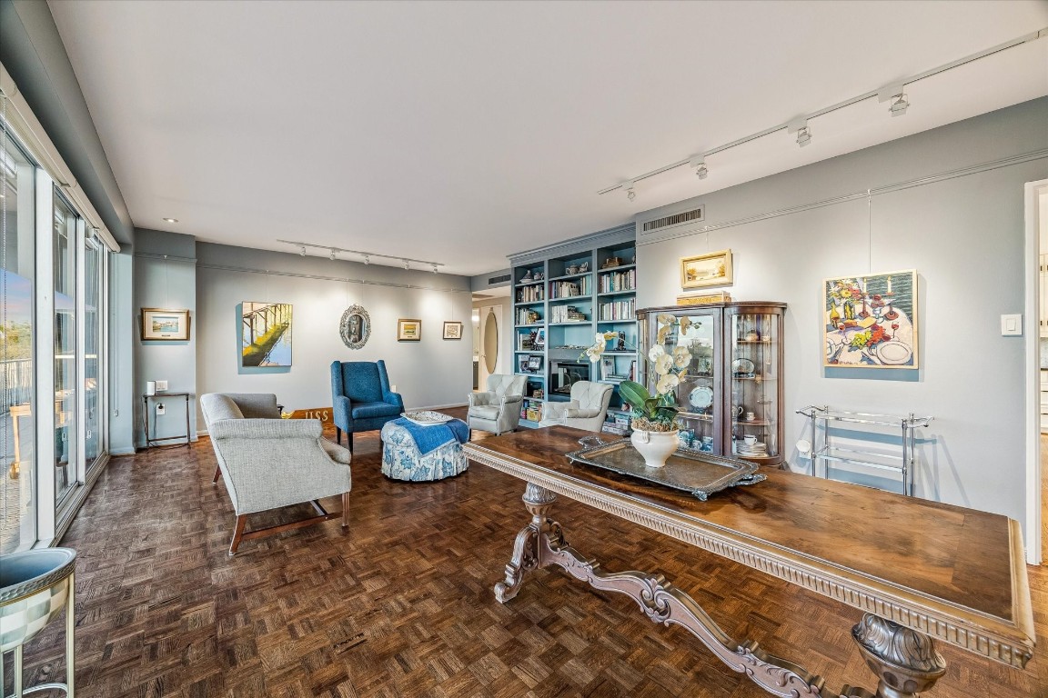 2200 Willowick Road, Unit 4D Houston, TX 77027 - Photo 7 of 36