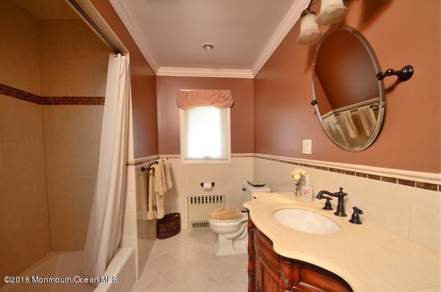 6 Old Mill Road Holmdel, NJ 07733 - Photo 25 of 33 Main Bath