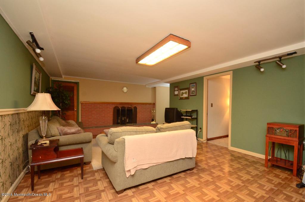 6 Old Mill Road Holmdel, NJ 07733 - Photo 28 of 33 Den