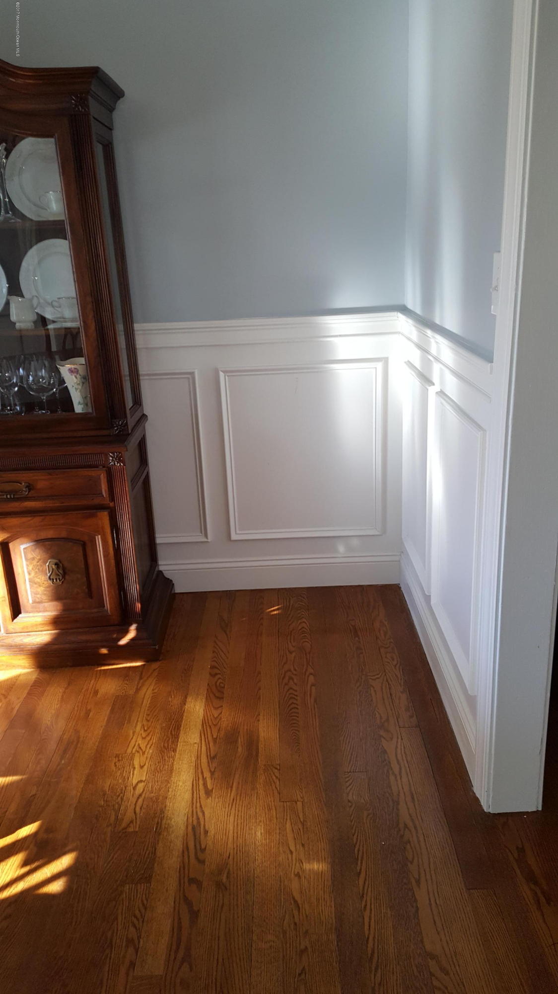 6 Old Mill Road Holmdel, NJ 07733 - Photo 4 of 33 Wainscoting