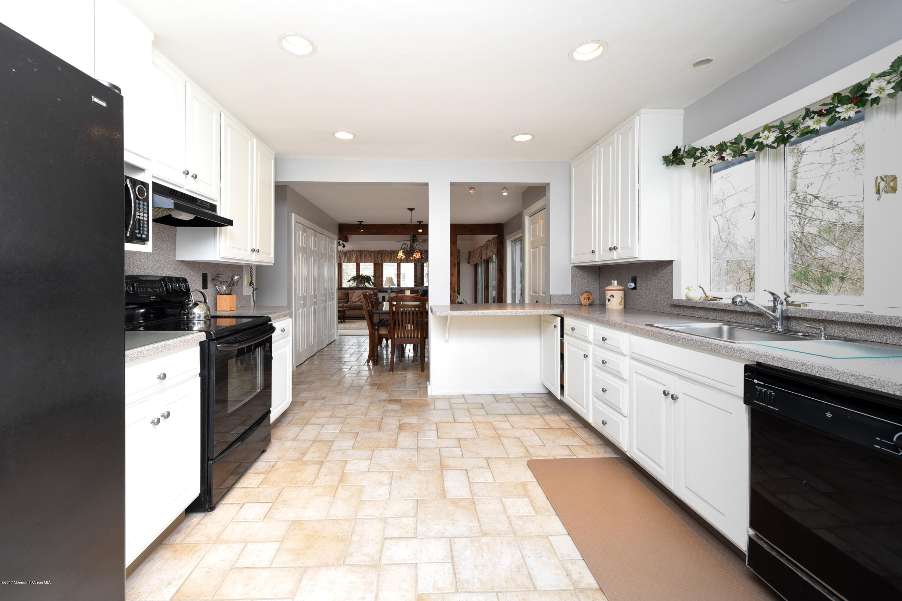 6 Old Mill Road Holmdel, NJ 07733 - Photo 10 of 33 Kitchen