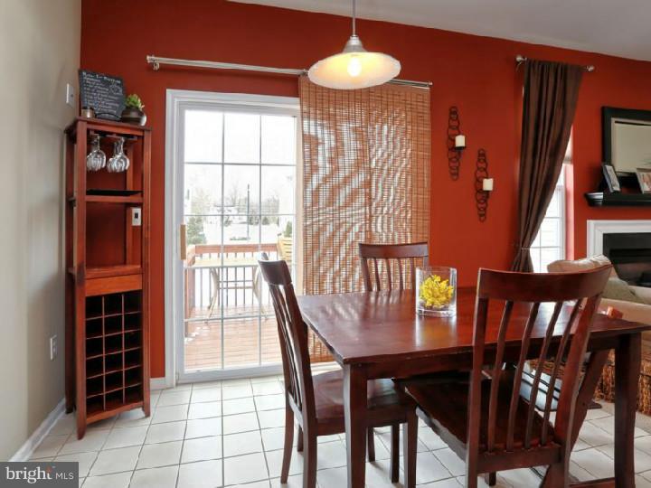 203 Hawthorne Way Delran, NJ 08075 - Photo 11 of 25