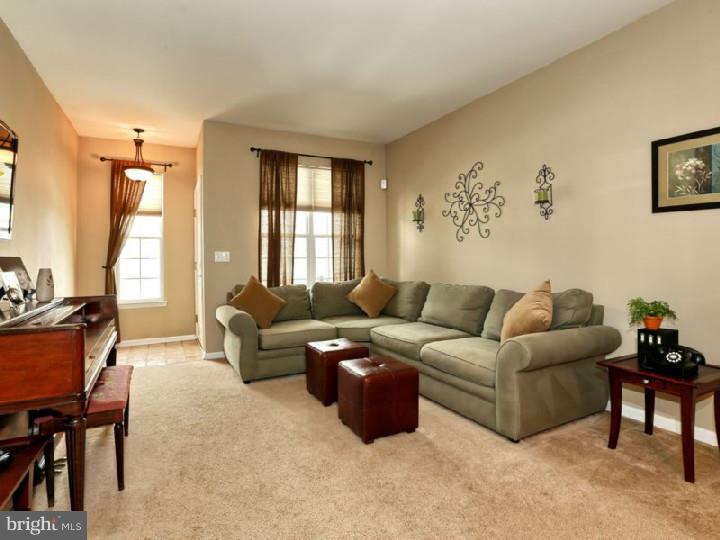 203 Hawthorne Way Delran, NJ 08075 - Photo 3 of 25