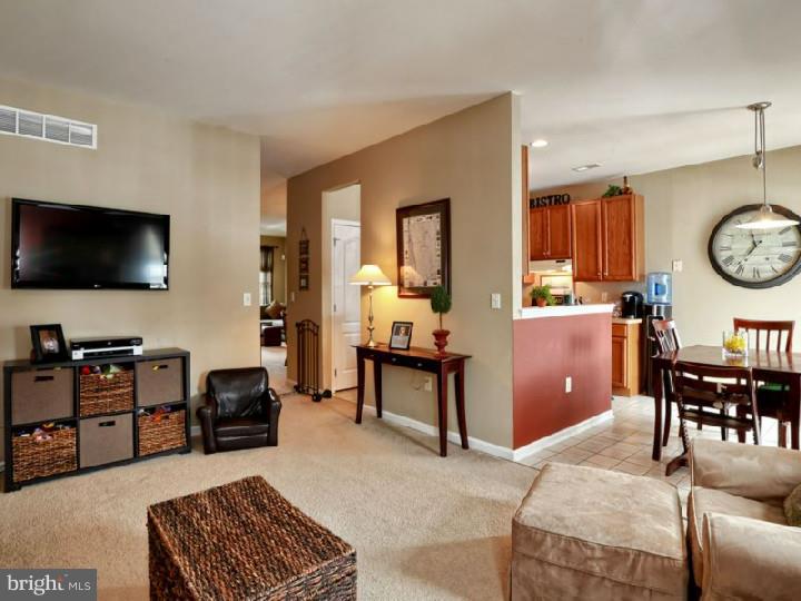 203 Hawthorne Way Delran, NJ 08075 - Photo 8 of 25