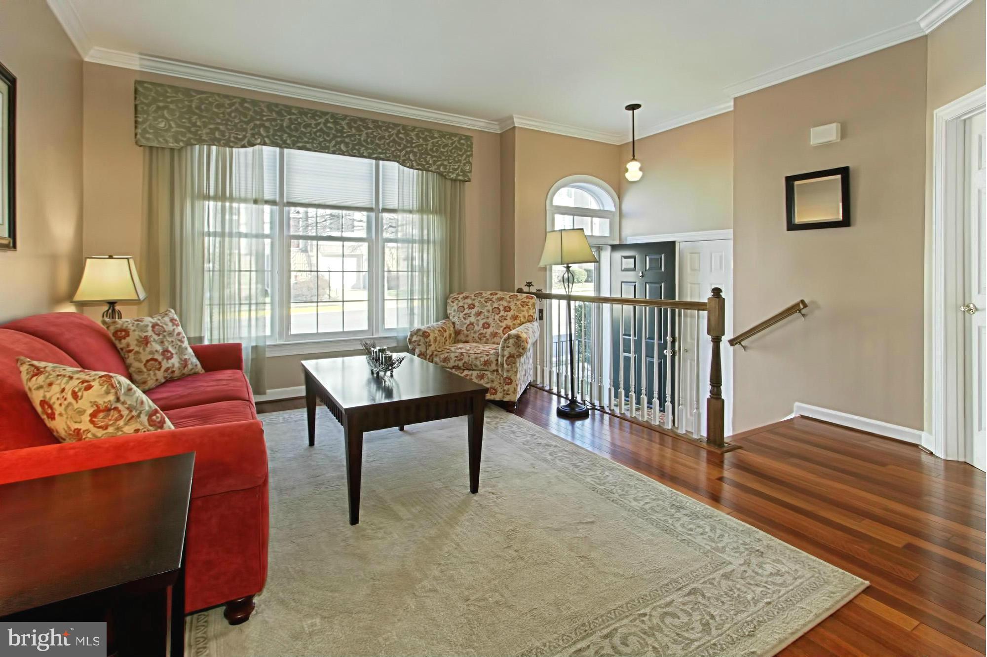 3641 Ransom Place Alexandria, VA 22306 - Photo 4 of 30 Living Room