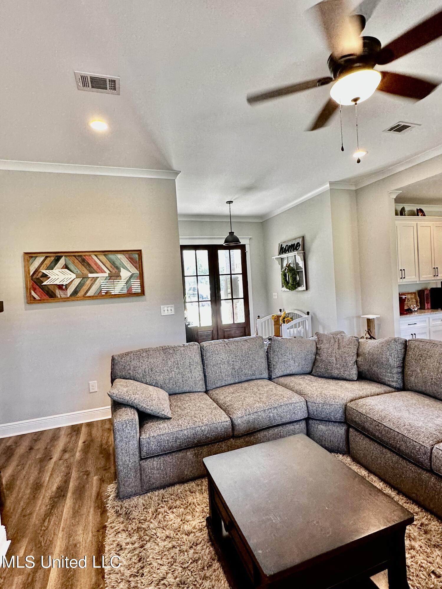 21057 Snow Street Moss Point, MS 39562 - Photo 10 of 26 IMG_1409