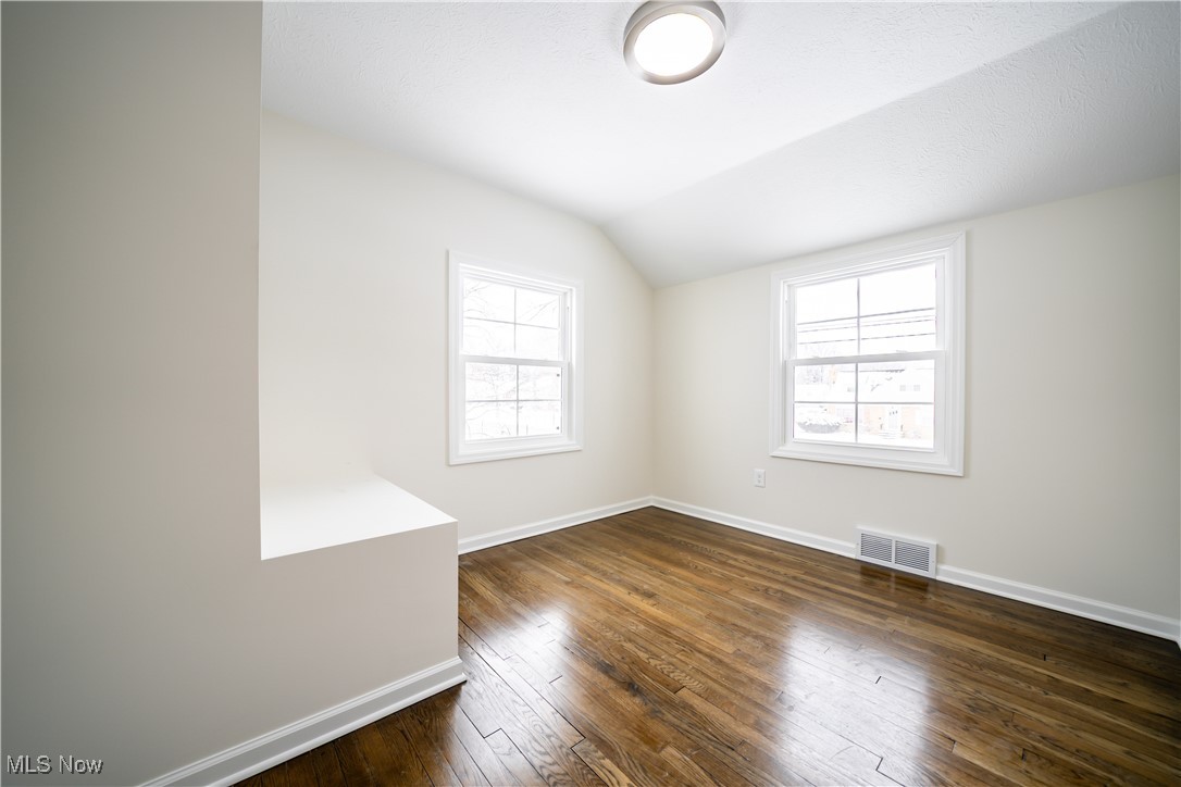 2279 North Taylor Road Cleveland, OH 44112 - Photo 22 of 35 Bedroom with hardwood floors