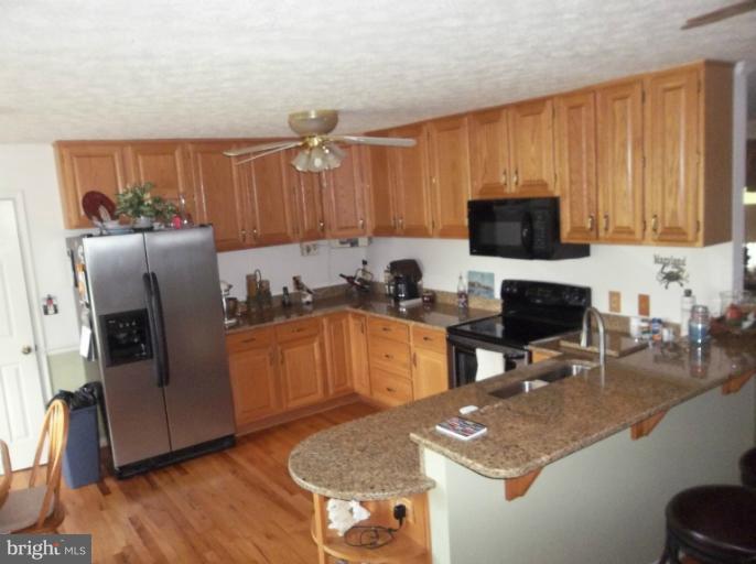 4310 Dunn Road Huntingtown, MD 20639 - Photo 17 of 25 Kitchen