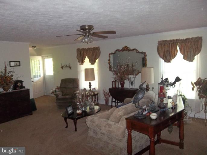 4310 Dunn Road Huntingtown, MD 20639 - Photo 21 of 25 Living Room