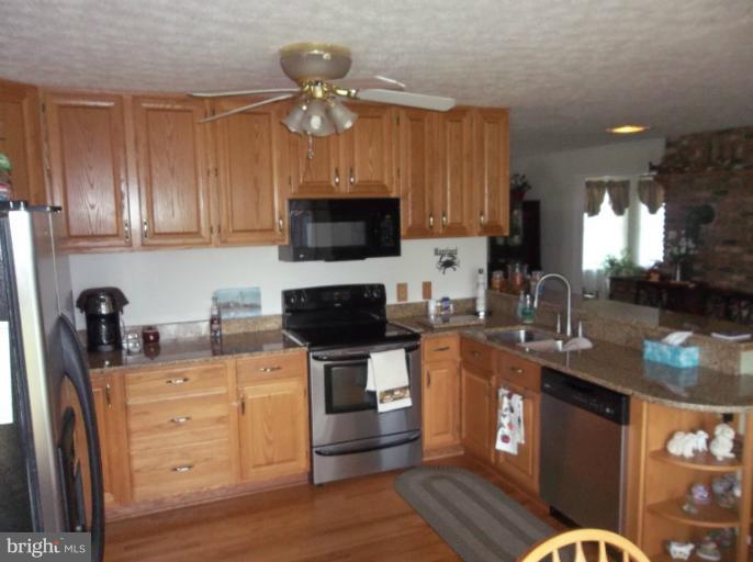 4310 Dunn Road Huntingtown, MD 20639 - Photo 6 of 25 Kitchen