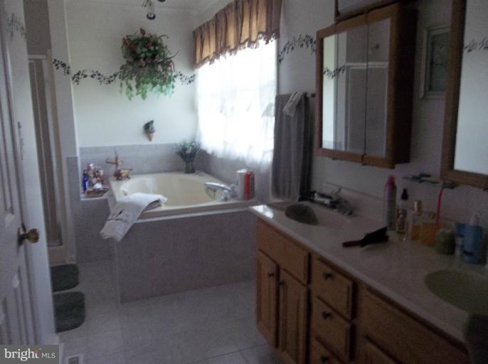 4310 Dunn Road Huntingtown, MD 20639 - Photo 8 of 25 Bath (Master)
