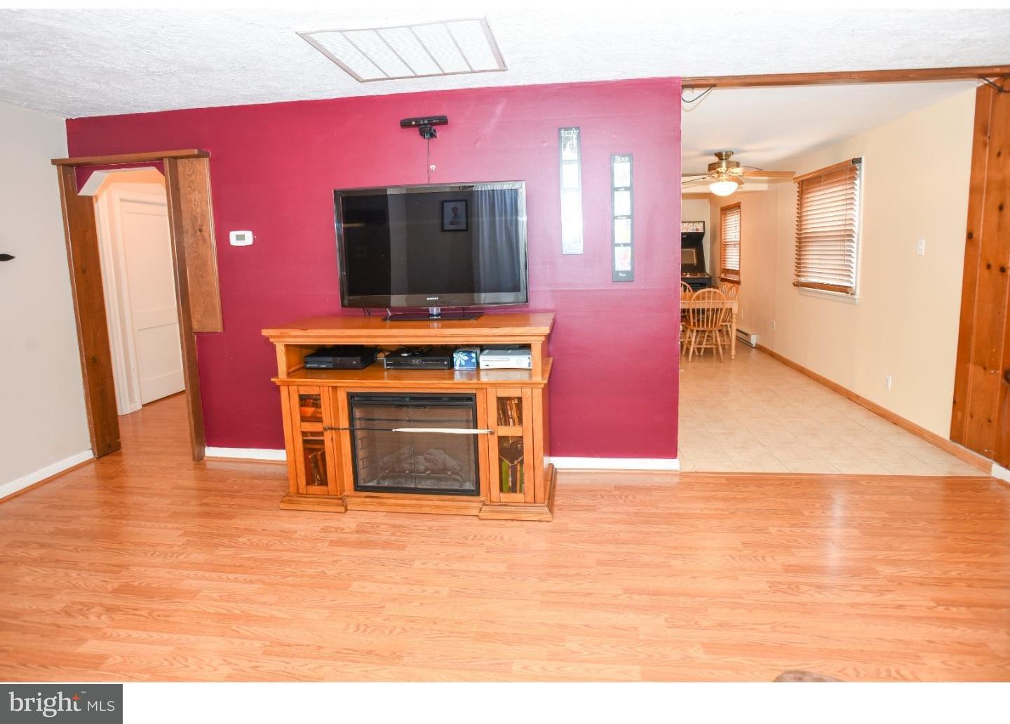 408 Bensal Road Hatboro, PA 19040 - Photo 4 of 25 Gallery Image 4