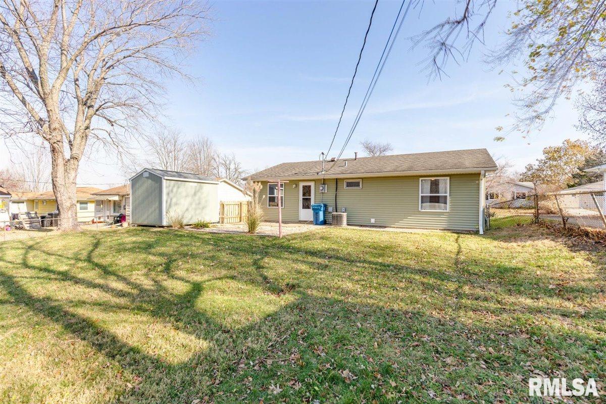 1411 Johnson Lane Springfield, IL 62702 - Photo 21 of 25