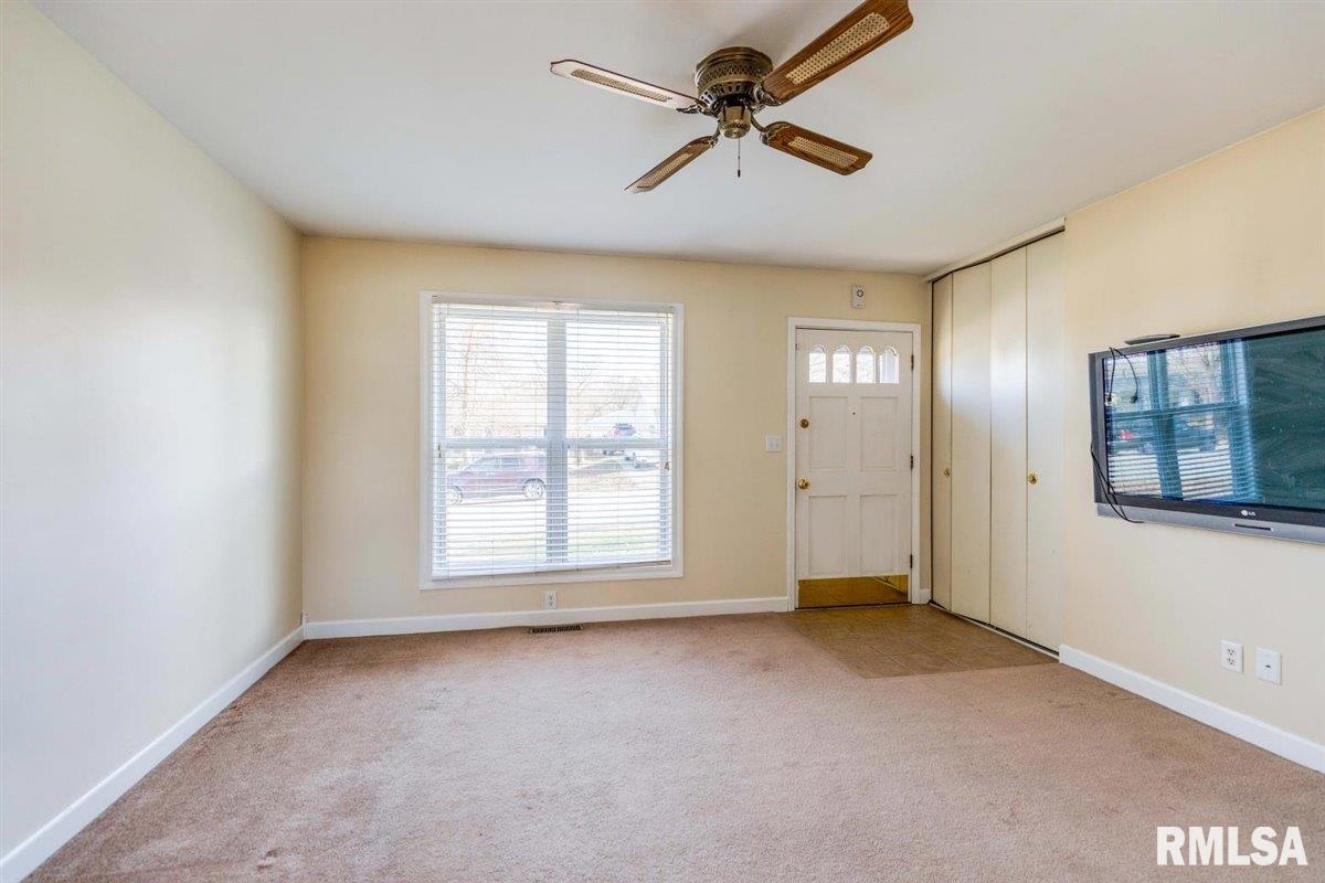 1411 Johnson Lane Springfield, IL 62702 - Photo 9 of 25