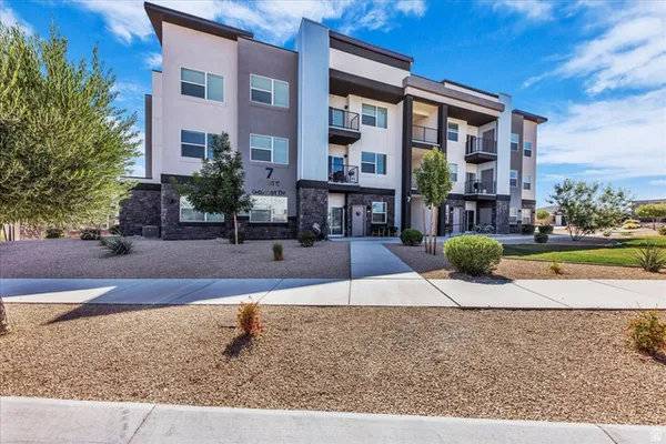 $300,000 | 5801 South Garnet Drive, Unit 7201, St. George, UT 84790