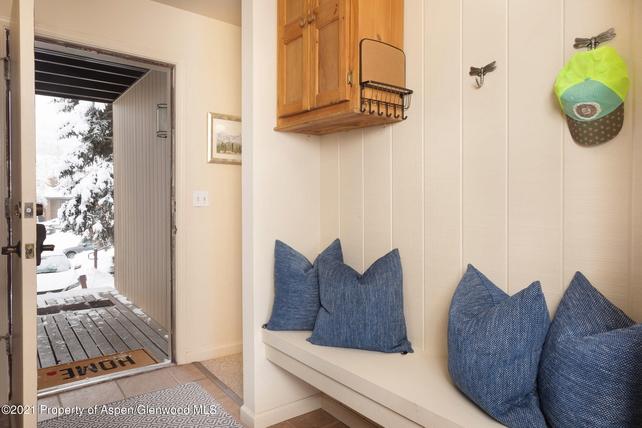 35 Lower Woodbridge Road, Unit 155 Snowmass Village, CO 81615 - Photo 6 of 14 a view of entryway with wooden floor