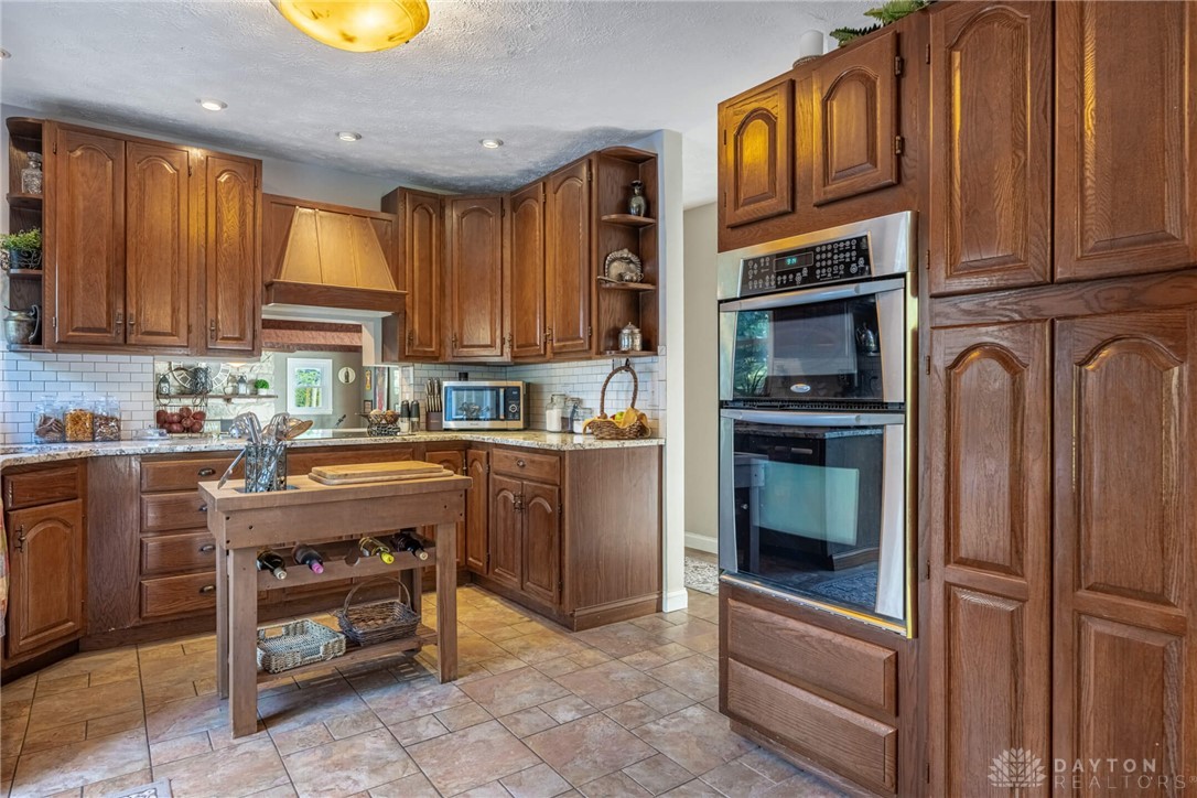8375 North Montgomery County Line Road Englewood, OH 45322 - Photo 9 of 42 Gallery Image 9