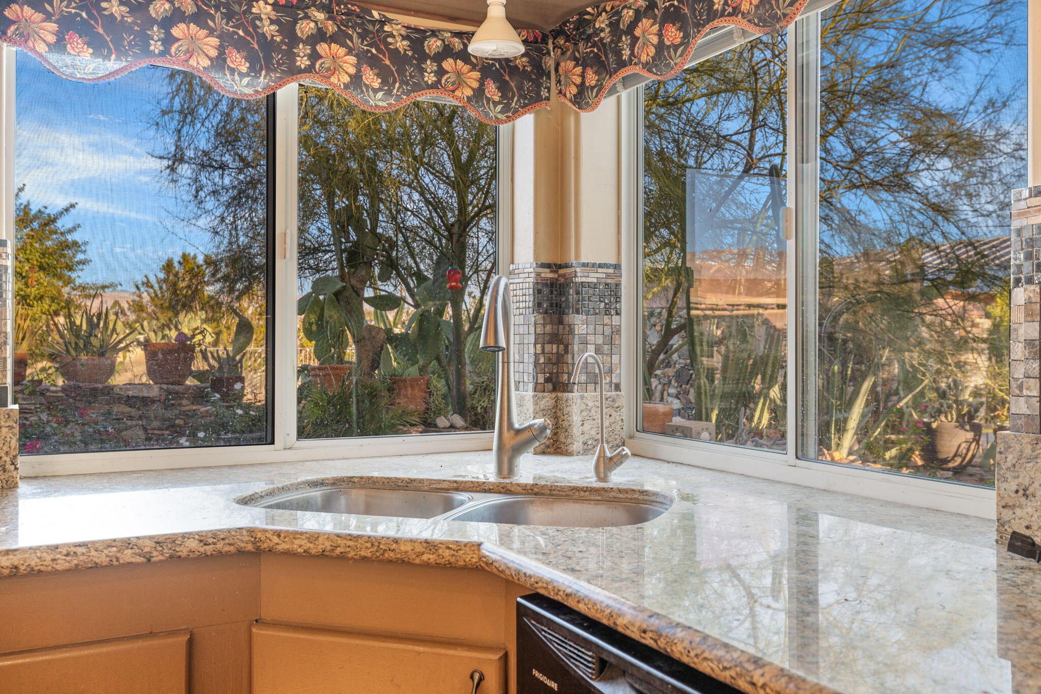 22950 Henry Road Desert Hot Springs, CA 92241 - Photo 12 of 68 16-web-or-mls-8M4A1922