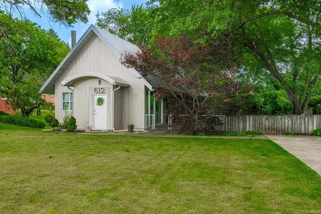 $449,900 | 612 North Kerry Drive, Bloomington, IN 47408