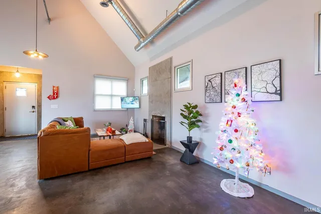 $449,900 | 612 North Kerry Drive, Bloomington, IN 47408