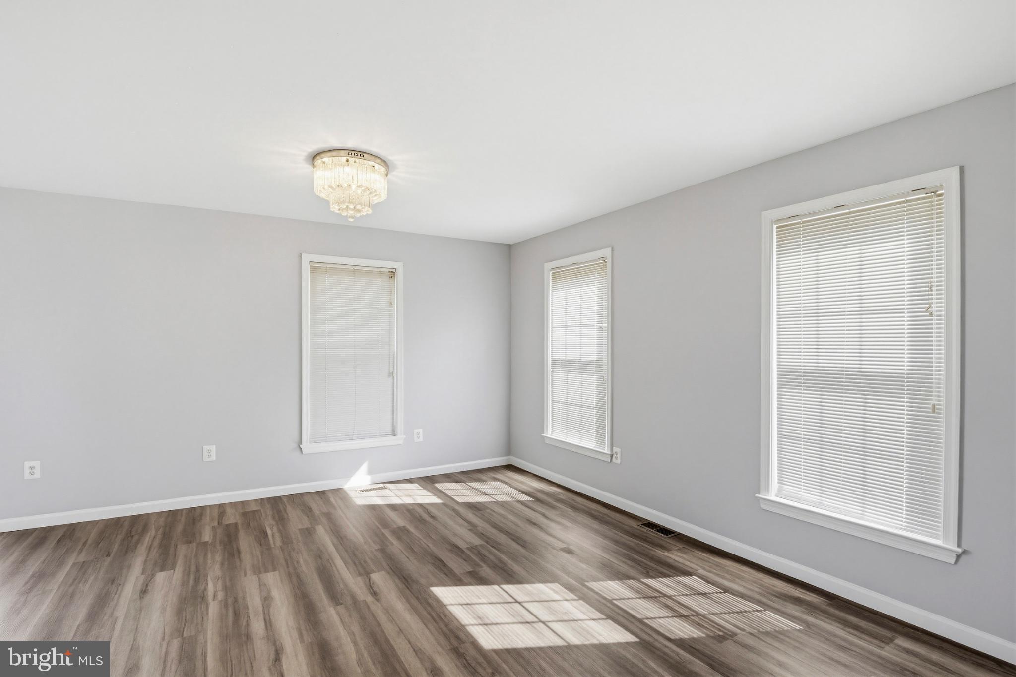 15123 Philip Lee Road Chantilly, VA 20151 - Photo 13 of 26 Bright and airy open space awaits.