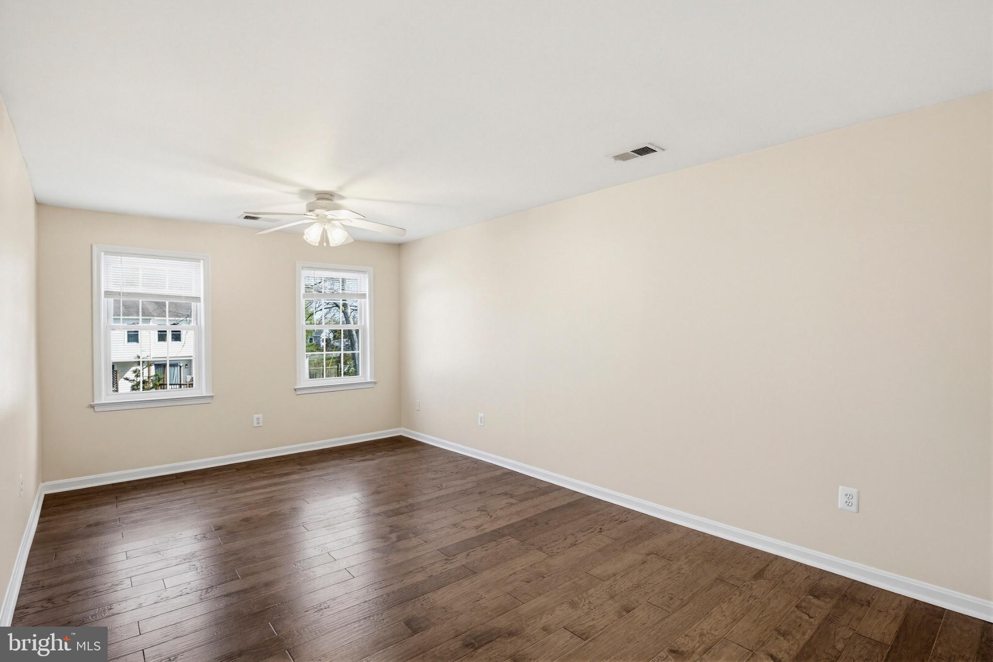 15123 Philip Lee Road Chantilly, VA 20151 - Photo 14 of 26 Bright and airy open space awaits.