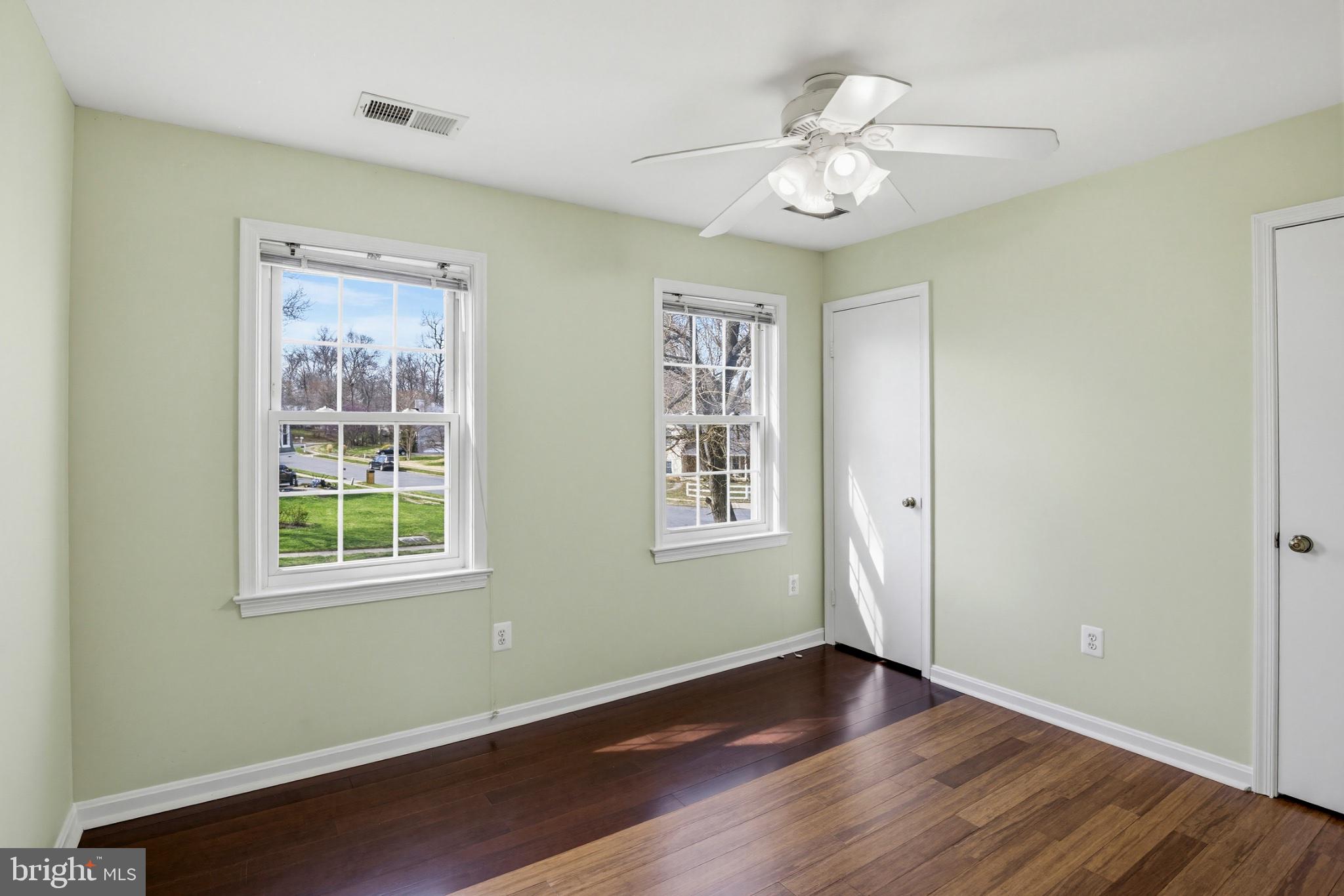 15123 Philip Lee Road Chantilly, VA 20151 - Photo 18 of 26 Bright and airy room with charm.