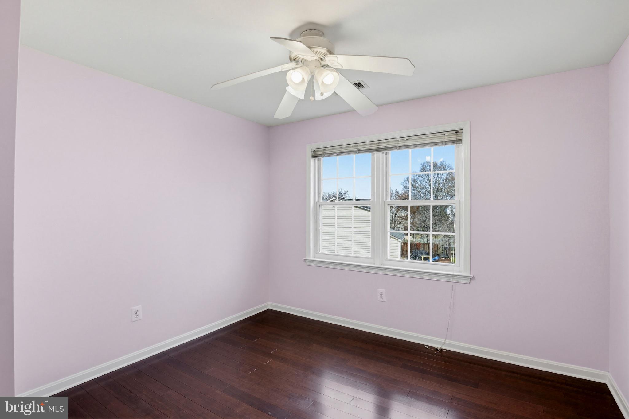 15123 Philip Lee Road Chantilly, VA 20151 - Photo 20 of 26 Charming pastel room with natural light.