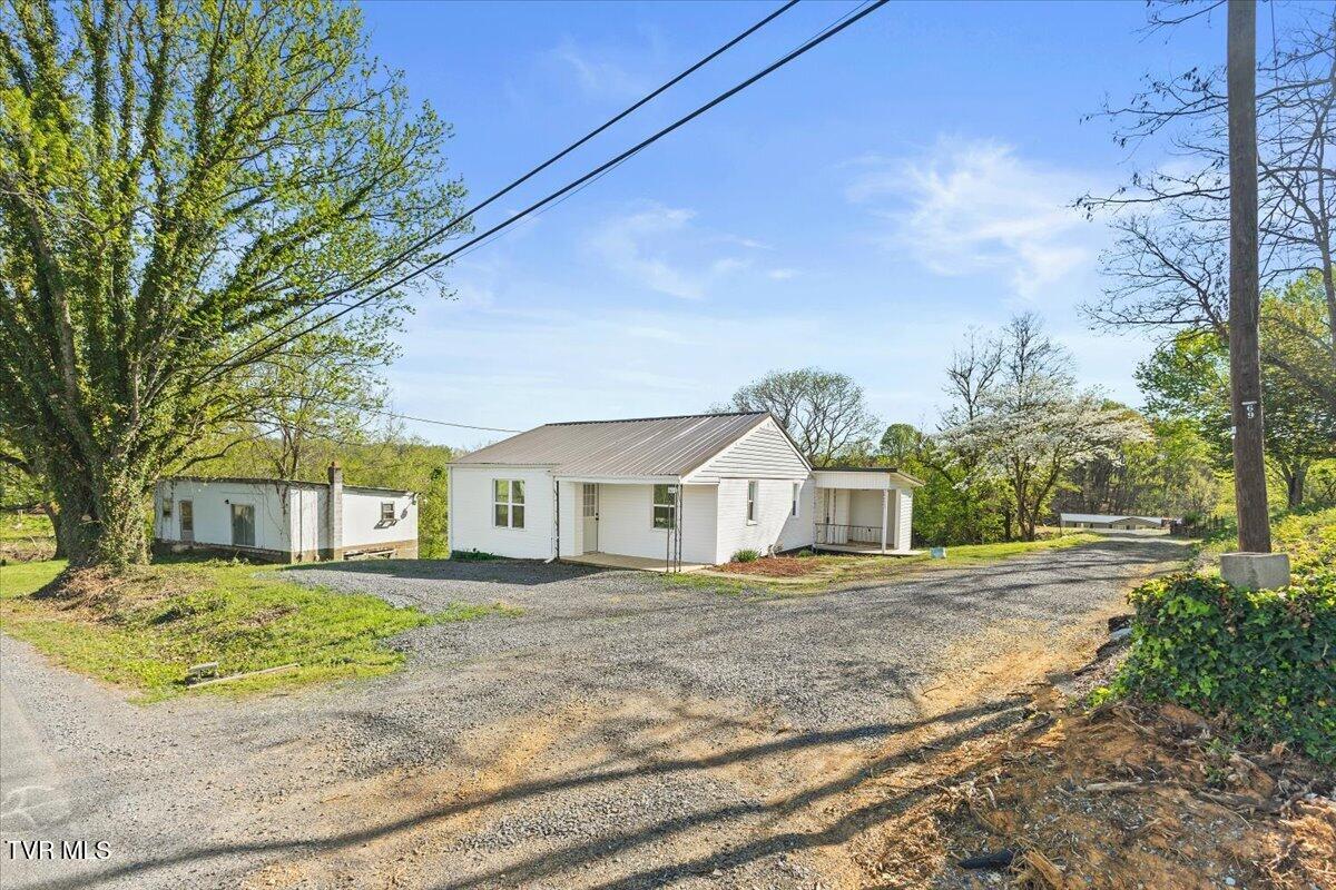 603 Tavern Hill Road Jonesborough, TN 37659 - Photo 2 of 23 02-128A0246