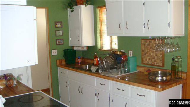 185 Wellington Way Reno, NV 89506 - Photo 4 of 5 Photo 4