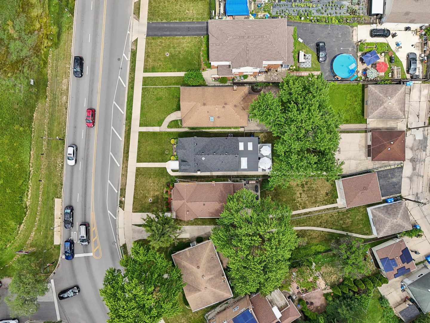 5853 North Central Avenue Chicago, IL 60646 - Photo 30 of 31 an aerial view of multiple house