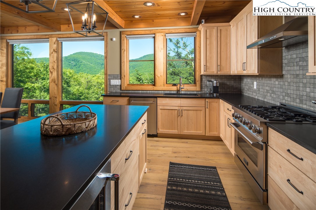 4033 Reynolds Parkway Boone, NC 28607 - Photo 8 of 50