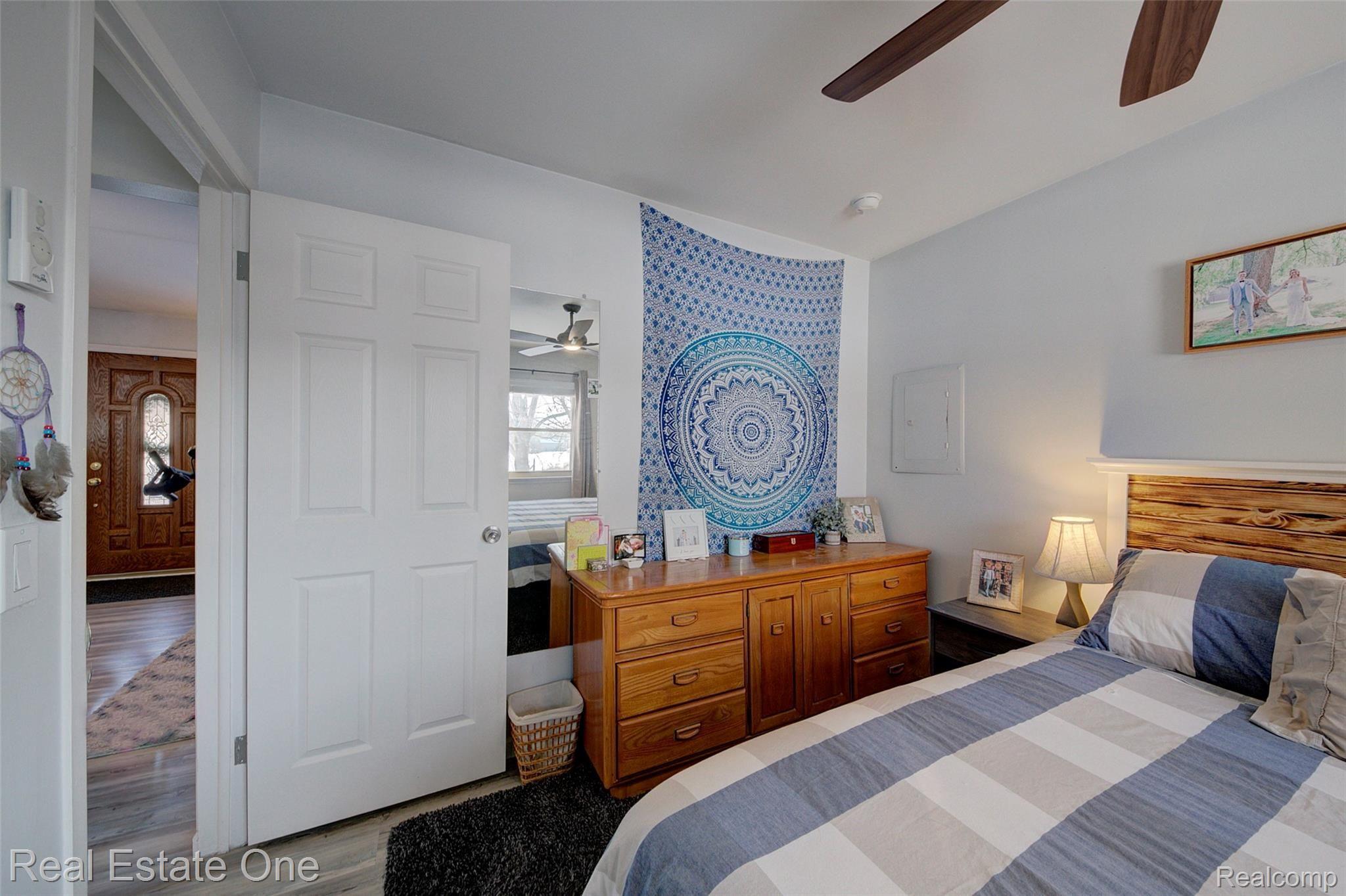 715 Glenwyth Road Brighton, MI 48116 - Photo 20 of 49 Master Bedroom